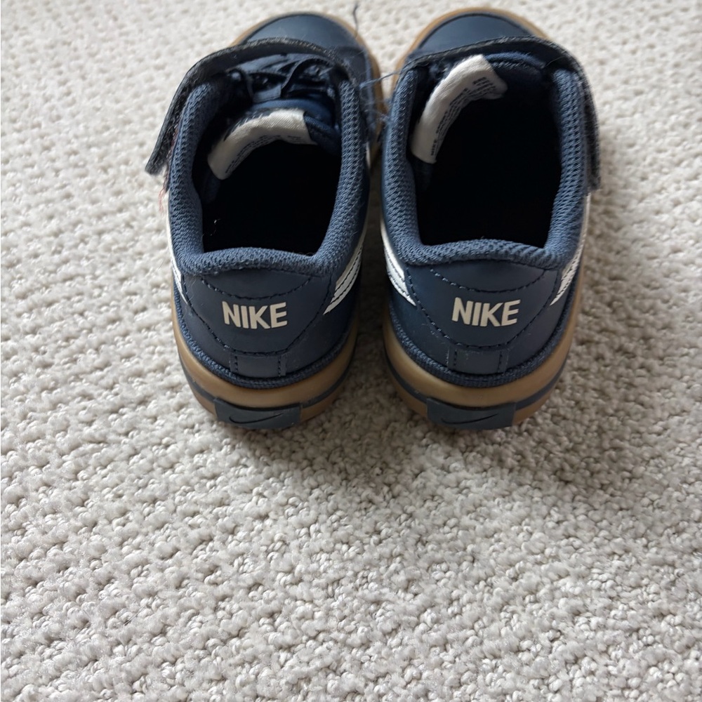 Kids Navy Blue court legacy  with Gum Sole - Picture 3 of 6